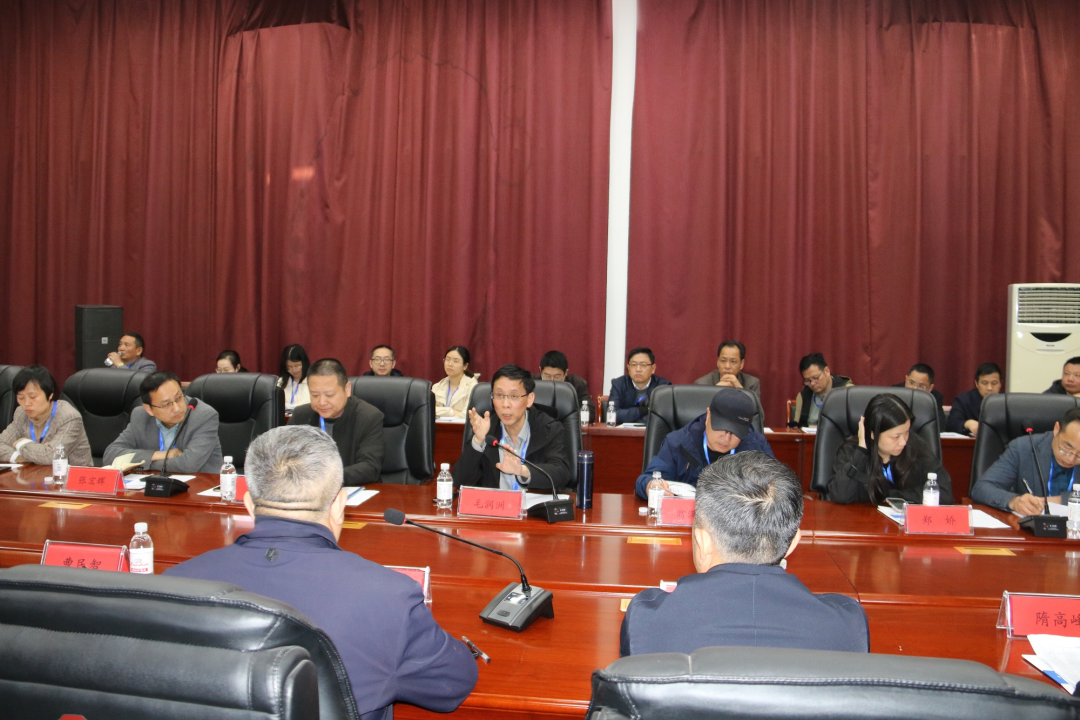 舟山市經(jīng)信局副局長毛潤洲攜舟山市優(yōu)秀企業(yè)家代表一行40余人蒞臨銳智股份調(diào)研考察！