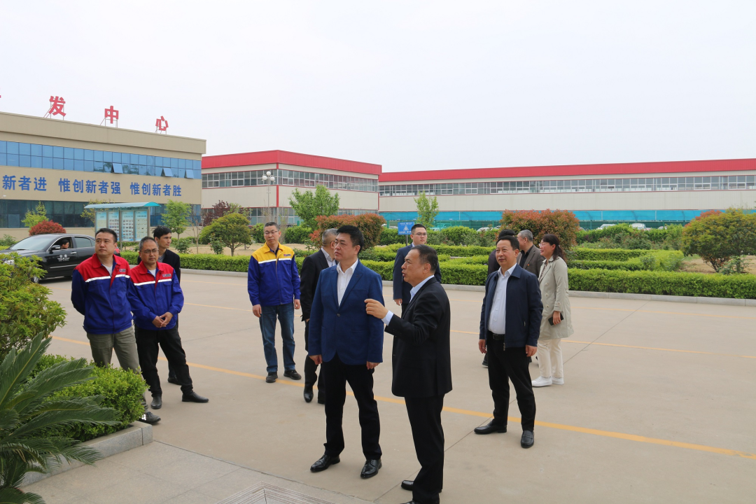 青島市政協(xié)副主席、市工商聯(lián)主席崔作一行蒞臨銳智股份調(diào)研考察