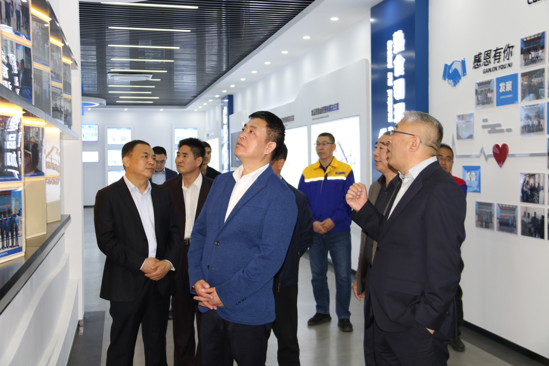 青島市政協(xié)副主席、市工商聯(lián)主席崔作一行蒞臨銳智股份調(diào)研考察